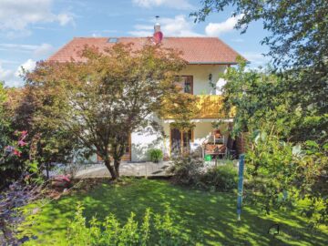 Nicht Einfamilienhaus – „Meinfamilienhaus“ mit Traumgarten!, 84051 Essenbach, Einfamilienhaus