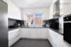 Moderne 4-Zimmer-ETW mit Balkon, Garage & Stellplatz – zentral in Moosburg - Küche