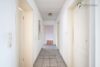 Solides Zweifamilienhaus mit Garten, Garage und Carport in ruhiger Ortsrandlage - Flur_EG
