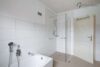 Solides Zweifamilienhaus mit Garten, Garage und Carport in ruhiger Ortsrandlage - Badezimmer_EG_Dusche