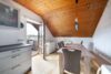 Solides Zweifamilienhaus mit Garten, Garage und Carport in ruhiger Ortsrandlage - Wohn_Essbereich_DG
